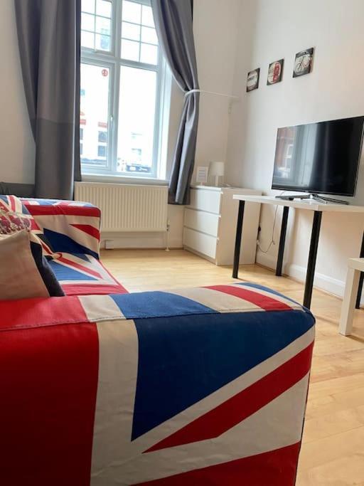 Large Modern Spacious House 6 Bedrooms 5 Bathrooms Londen