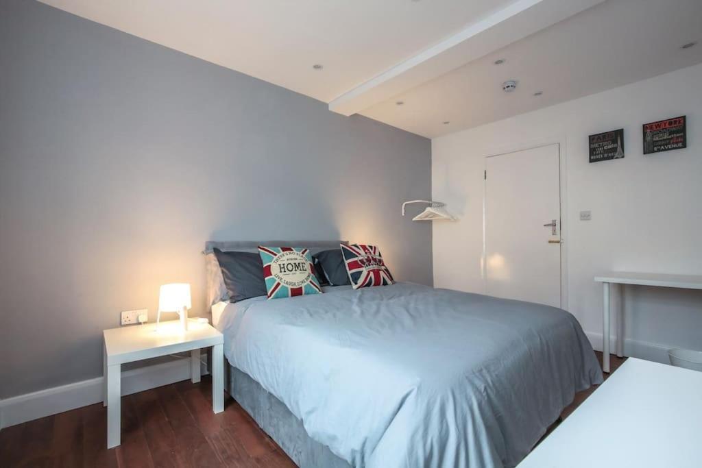Holiday home Large Modern Spacious House 6 Bedrooms 5 Bathrooms *