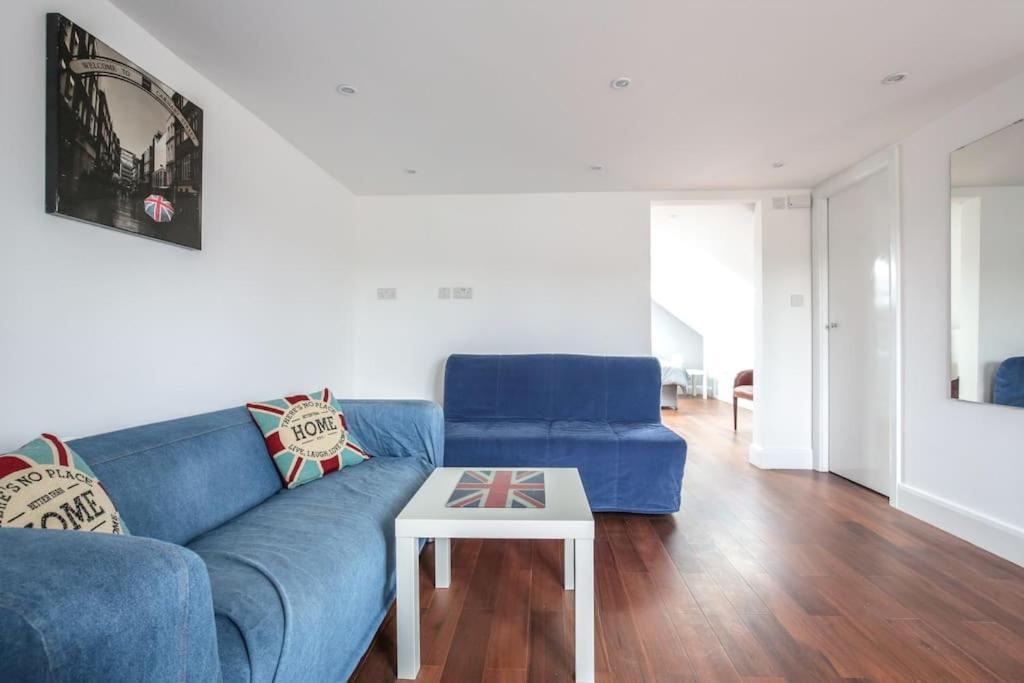 Large Modern Spacious House 6 Bedrooms 5 Bathrooms Holiday home *