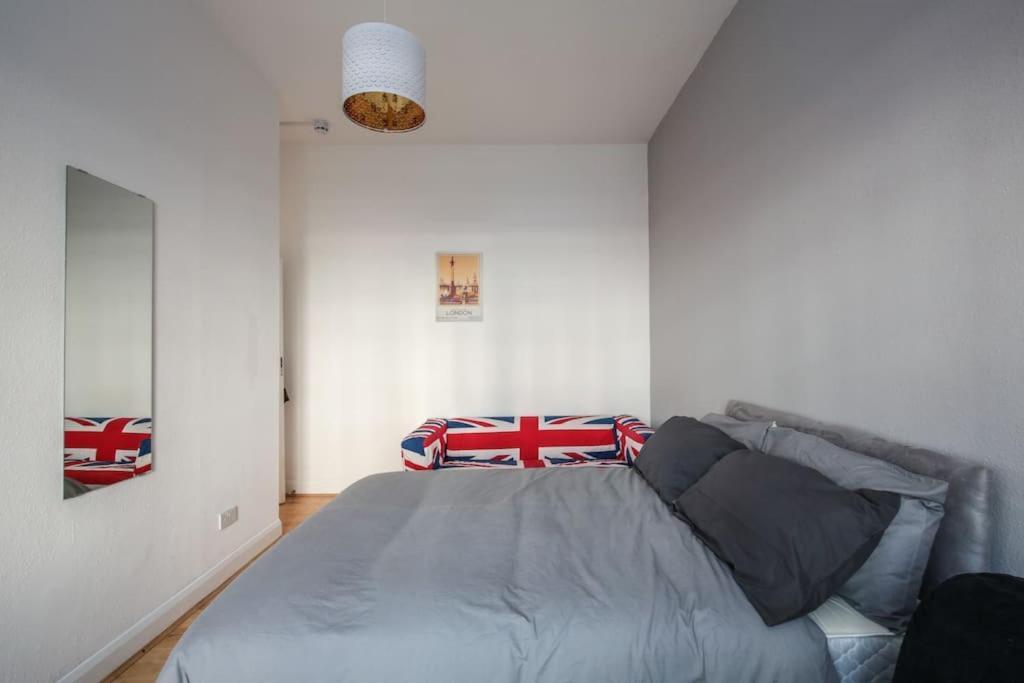 Large Modern Spacious House 6 Bedrooms 5 Bathrooms Holiday home *