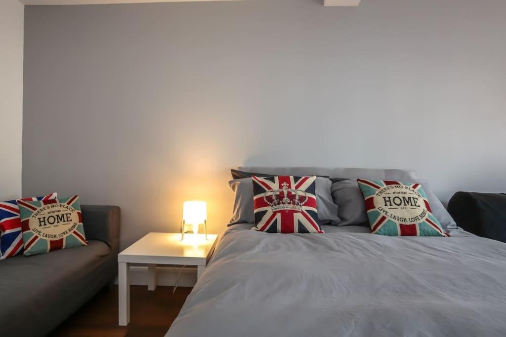 Large Modern Spacious House 6 Bedrooms 5 Bathrooms Londen