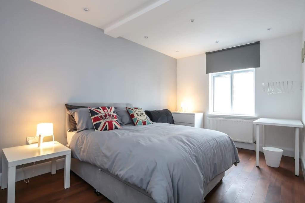 Holiday home Large Modern Spacious House 6 Bedrooms 5 Bathrooms London